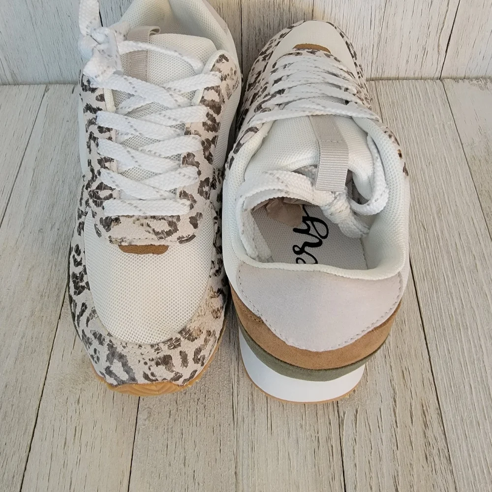50% OFF SALE-GYPSY JAZZ/ VERY G- RUNNER CREAM LEOPARD SNEAKERS - Picture 5 of 6